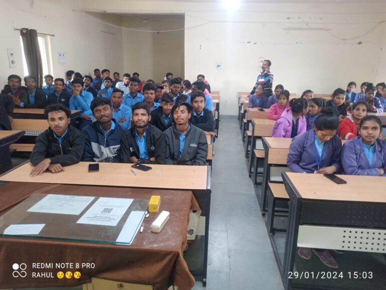 हाई सिक्यूरिटि रजिस्ट्रेशन प्लेट लगाने संबंधी शिविर आयोजित