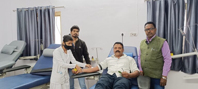 45/वीं बार रक्तदान कर दिया आमजन को रक्तदान करने का संदेश – गौ पुत्र दिलीप चन्दौल – मण्‍डला