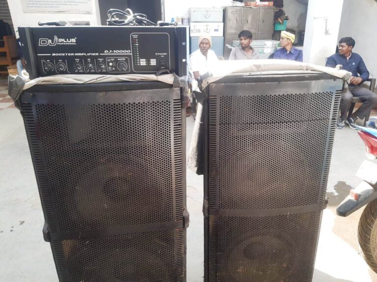 स्कूली परीक्षाओं के मद्देनजर थाना कोतवाली पुलिस ने बिना अनुमति एवं तेज आवाज से डीजे बजाने पर की कार्यवाही – मण्‍डला