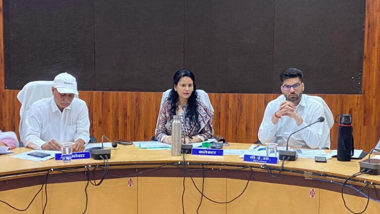 फील्ड विजिट करें तथा अधीनस्थ कार्यालयों का निरीक्षण करें अधिकारी – डॉ. सिडाना