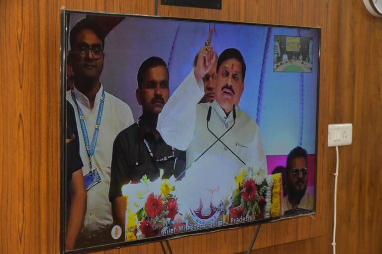 मुख्यमंत्री लाड़ली बहना योजना से लाभांवित हुई जिले की 1 लाख 99 हजार 805 लाड़ली बहनें – मण्‍डला