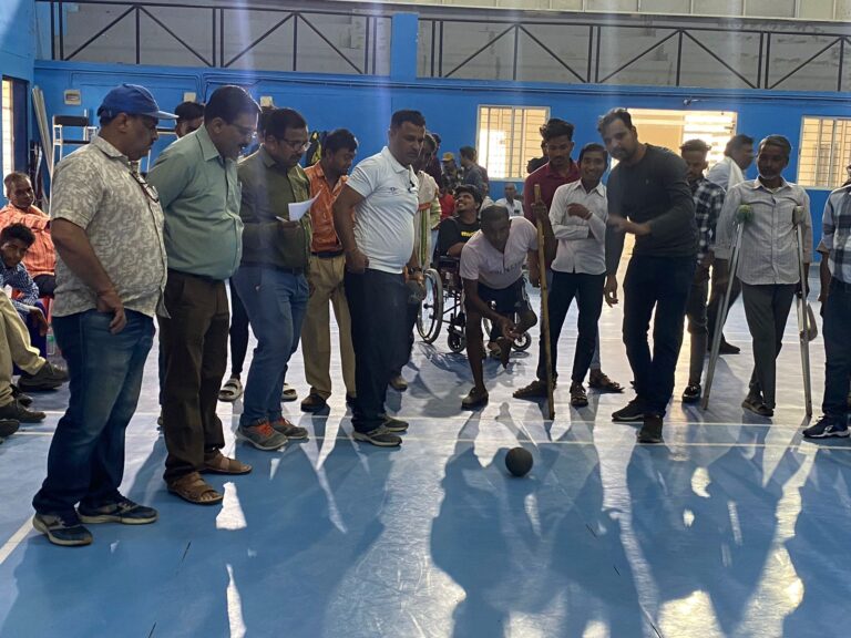 सुगम खेल उत्सव में दिव्यांग मतदाताओं को जागरूक किया गया