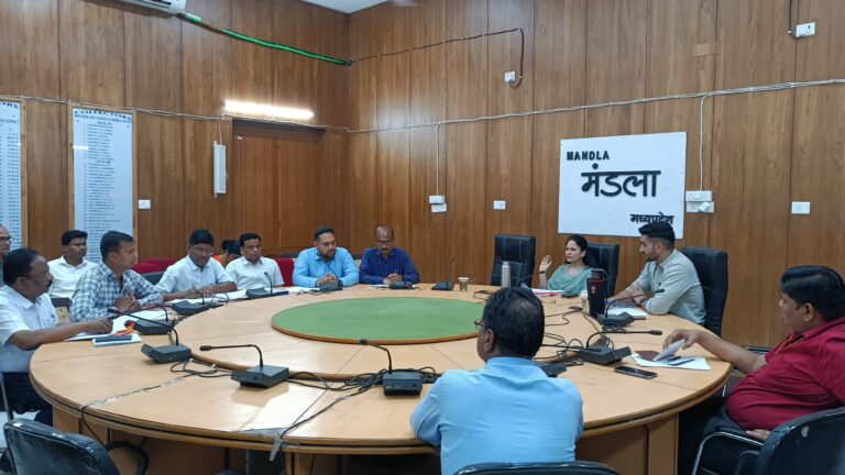 रेडक्रॉस तथा रोगी कल्याण समिति की बैठक संपन्न (मण्‍डला समाचार)