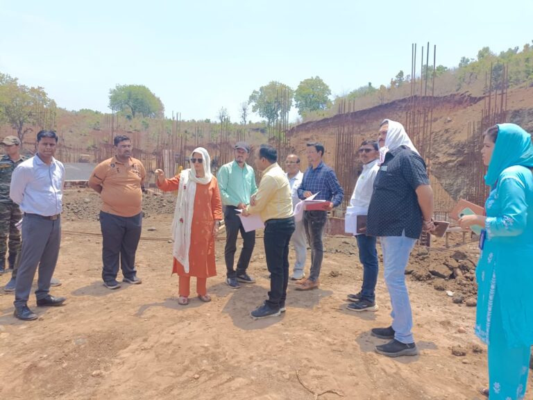 निर्माण कार्य को बेहतर गुणवत्ता के साथ निर्धारित समयावधि में पूर्ण करें – डॉ. सिडाना (मण्‍डला समाचार)