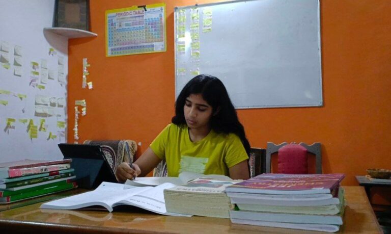 सीबीएसई बारहवी में नित्या की सफलता (मण्‍डला समाचार)