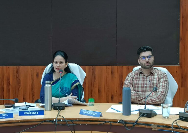 जाति प्रमाण पत्र, आधार पंजीयन तथा निर्माण कार्यों पर फोकस करें – डॉ. सिडाना (मण्‍डला समाचार)