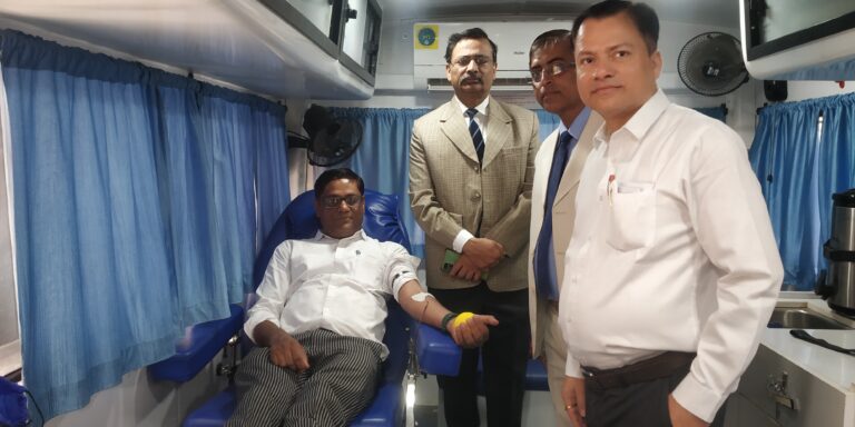 जिला विधिक सेवा प्राधिकरण जिला न्यायालय मण्डला में रक्तदान शिविर कार्यक्रम सम्पन्न (मण्‍डला समाचार)