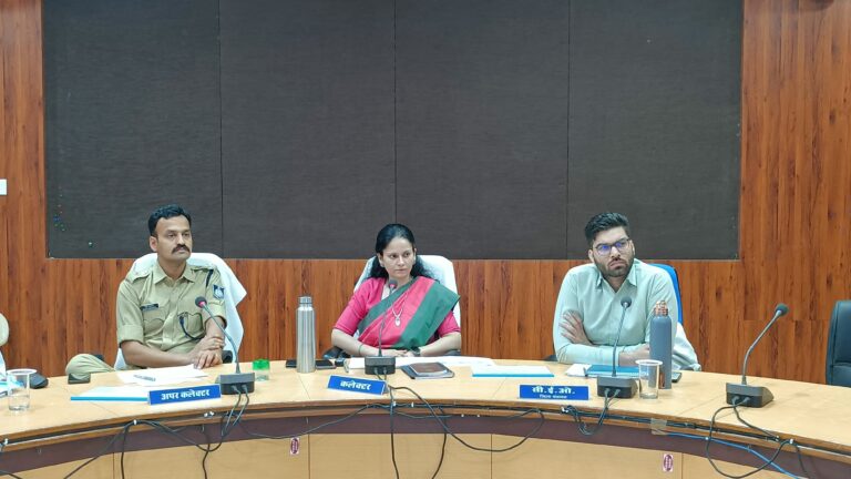 जिला सड़क सुरक्षा समिति की बैठक संपन्न (मण्‍डला समाचार)