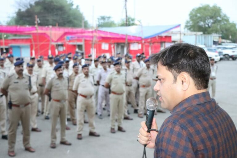 कलेक्टर श्री प्रसाद ने शांतिपूर्ण और निर्विघ्न मतगणना संपन्न होने पर ‘‘टीम कटनी’’ को सराहा, दी शाबाशी (कटनी समाचार)