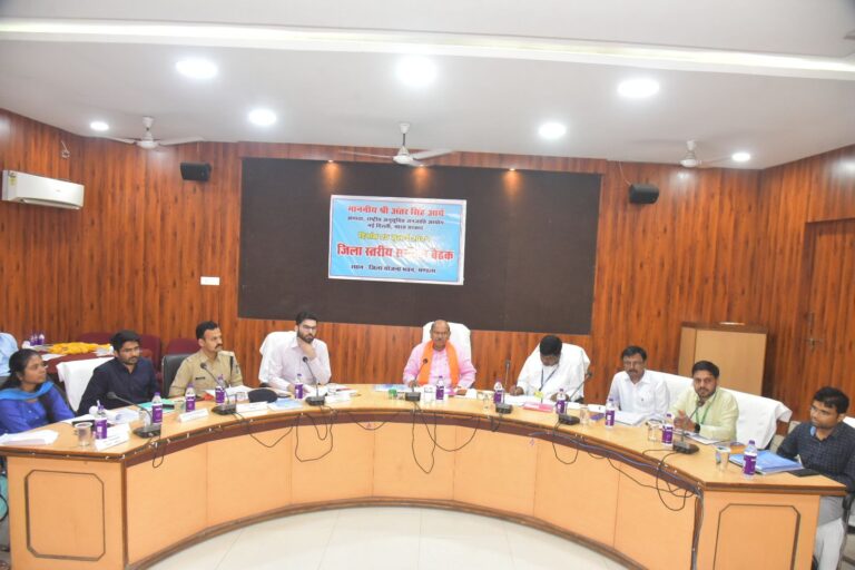स्कूल और छात्रावासों के संचालन में लापरवाही बरतने पर कड़ी कार्यवाही करें – अध्यक्ष अंतर सिंह आर्य