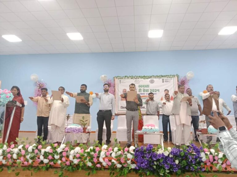 स्वच्छता हमारे जीवन के लिए सर्वोपरी है, इसलिए स्वच्छता को अपनाना जरूरी है – मंत्री श्रीमती संपतिया उइके