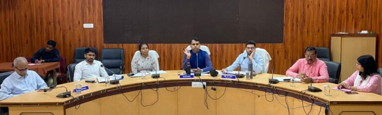 प्रधानमंत्री उन्नत ग्राम अभियान के अंतर्गत जनजातीय क्षेत्रों में विकास और उन्नति के कार्य किए जाएंगे – कलेक्टर सोमेश मिश्रा